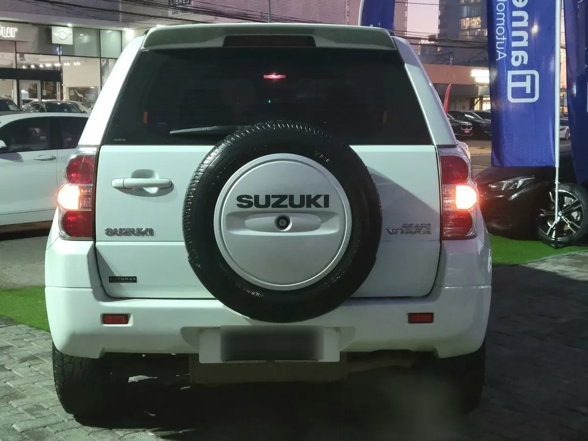 SUZUKI GRAND VITARA 2.4 Glx Winche Mt 4x4 año 2016