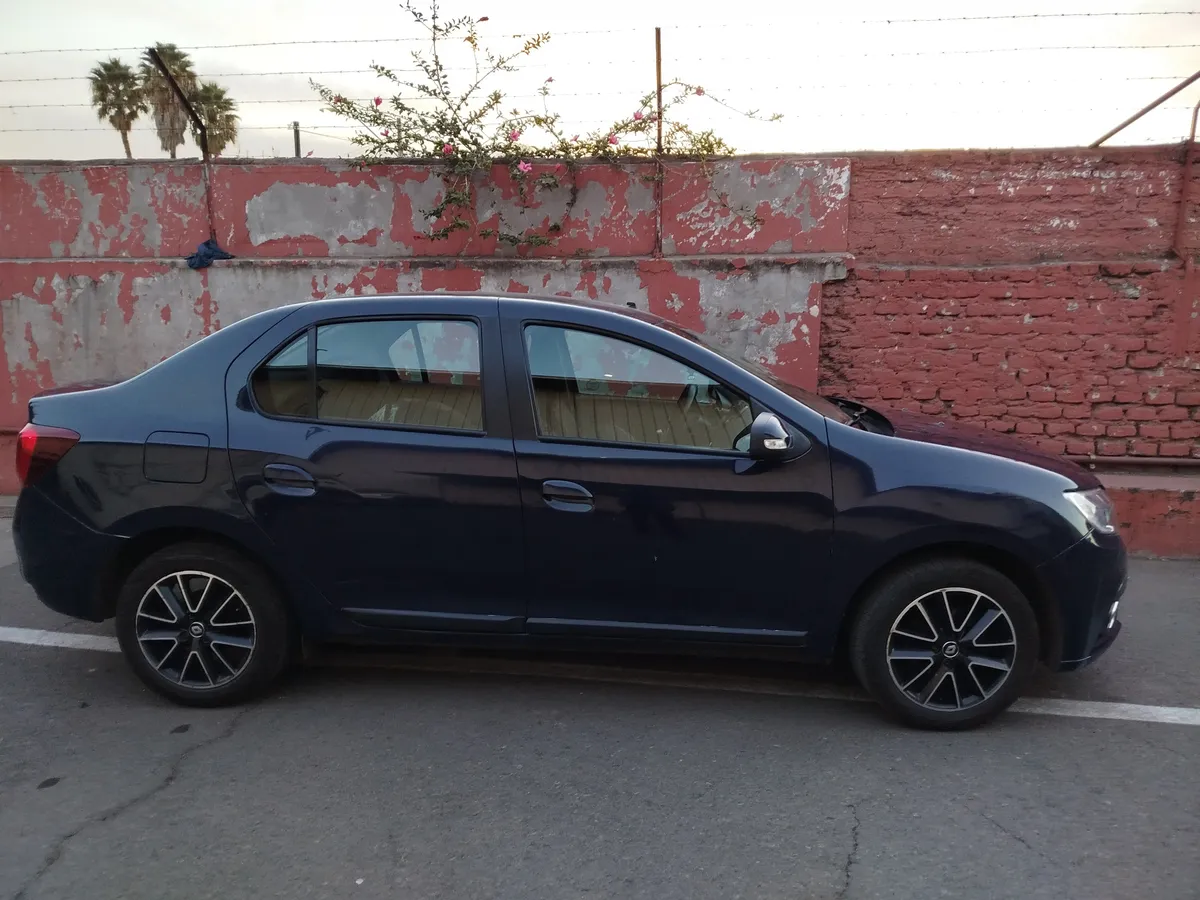 RENAULT SYMBOL 1.6 Intens Tech Mt año 2017