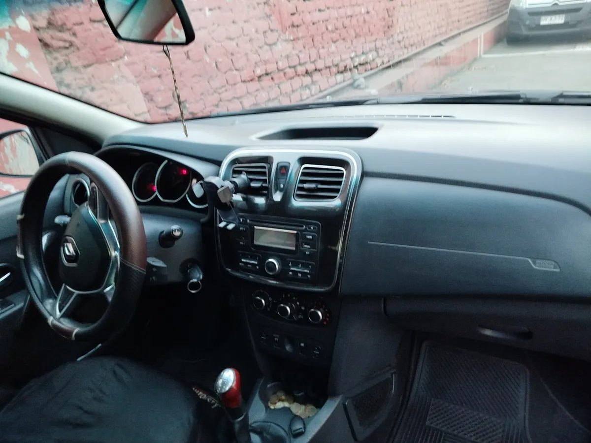 RENAULT SYMBOL 1.6 Intens Tech Mt año 2017