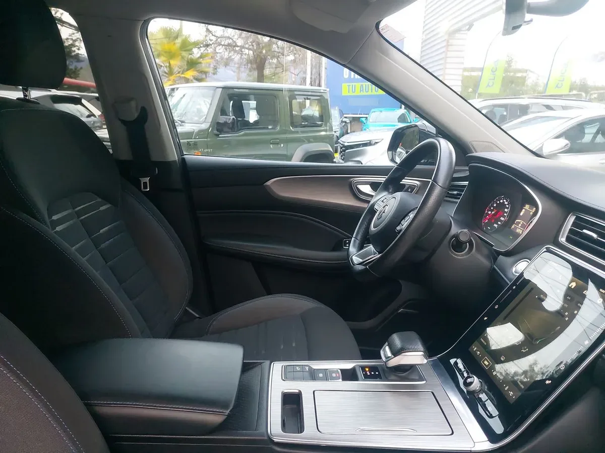 MG Mg Rx5 1.5t Com 2wd Dct At 5p año 2024