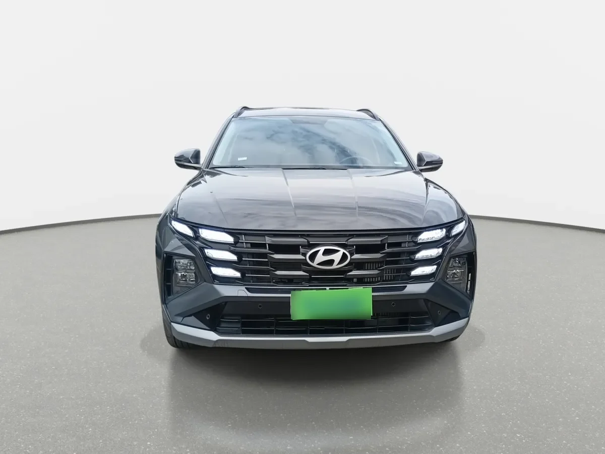 Hyundai Tucson 2.0 Nx4 Plus Fl Diesel 2wd At 5p año 2025