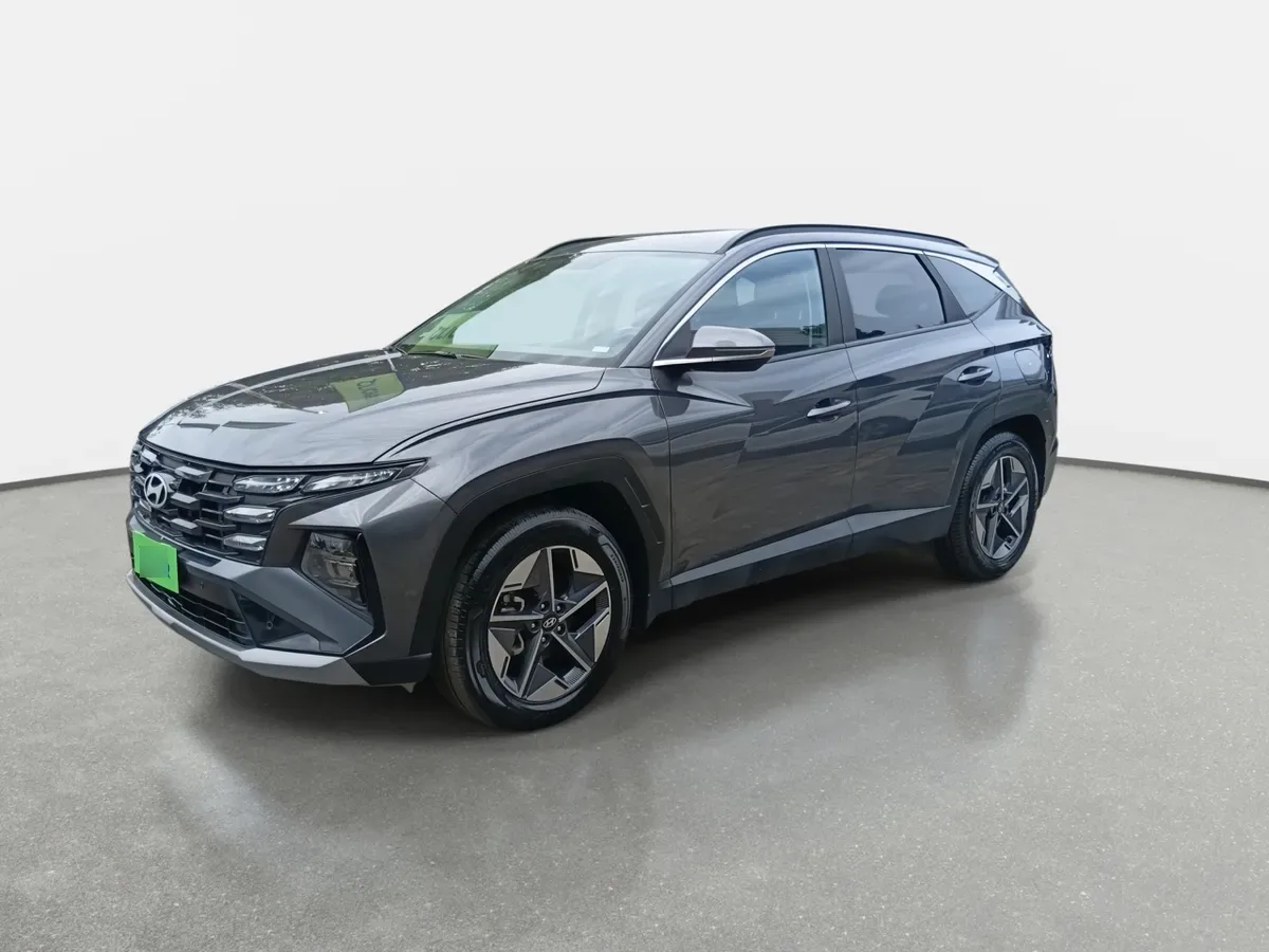 Hyundai Tucson 2.0 Nx4 Plus Fl Diesel 2wd At 5p año 2025