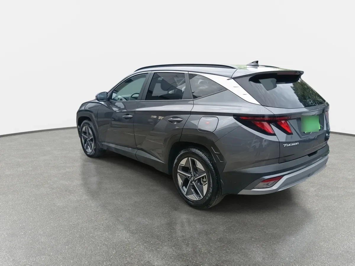 Hyundai Tucson 2.0 Nx4 Plus Fl Diesel 2wd At 5p año 2025