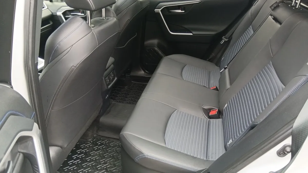 Toyota Rav 4 2.5 Xse Hybrid 4x2 Cvt At 5p año 2024