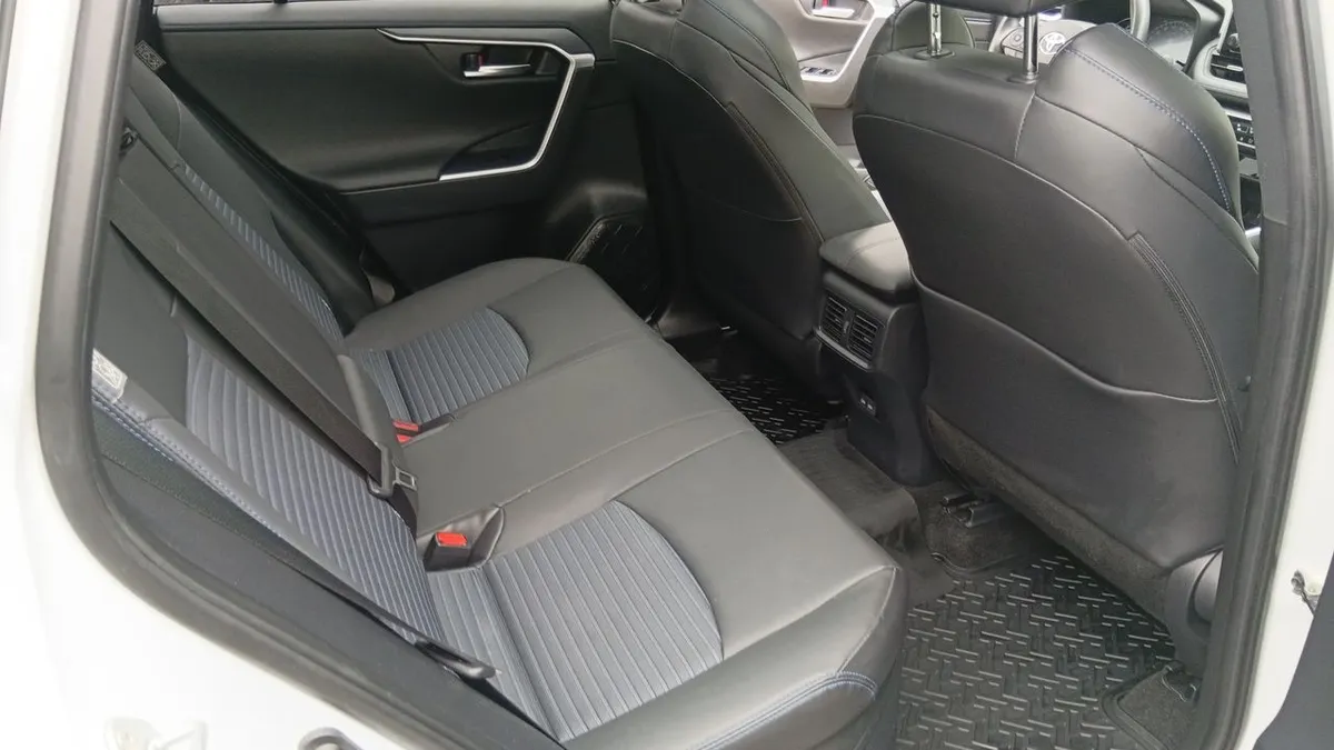 Toyota Rav 4 2.5 Xse Hybrid 4x2 Cvt At 5p año 2024
