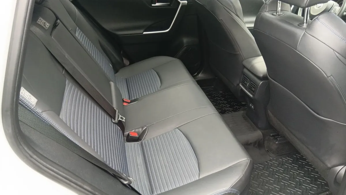 Toyota Rav 4 2.5 Xse Hybrid 4x2 Cvt At 5p año 2024