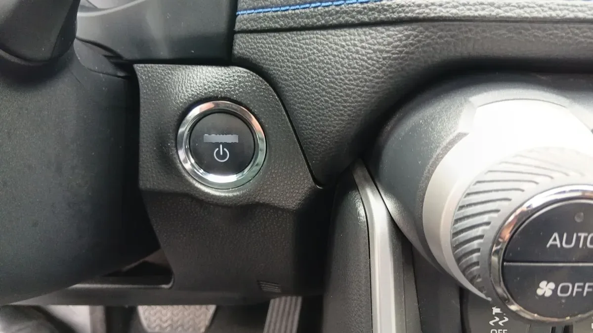 Toyota Rav 4 2.5 Xse Hybrid 4x2 Cvt At 5p año 2024