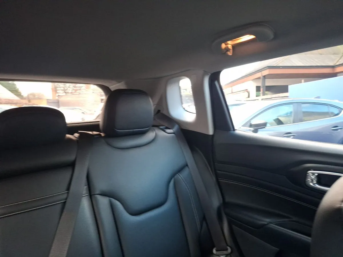 Jeep Compass 1.3 Longitude 4x2 At 5p año 2024