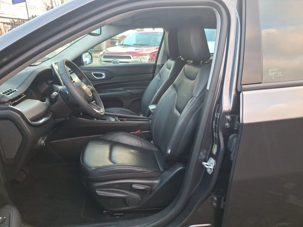 Jeep Compass 1.3 Longitude 4x2 At 5p año 2024