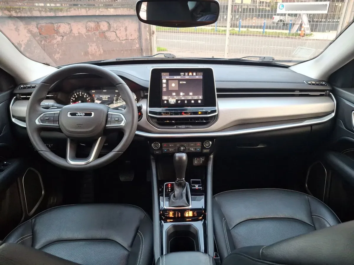 Jeep Compass 1.3 Longitude 4x2 At 5p año 2024