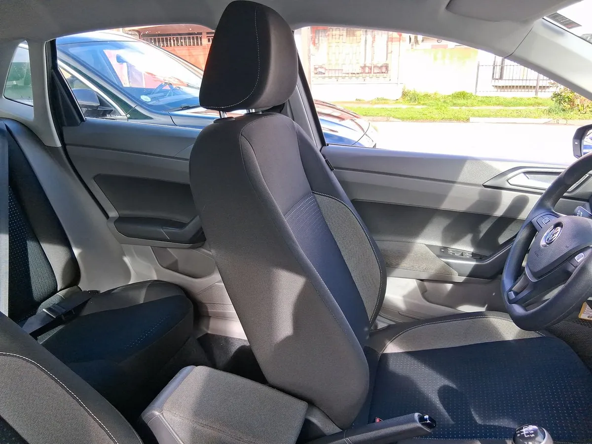 Volkswagen Polo 1.6 Comfortline 4x2 Mt5 5p año 2022