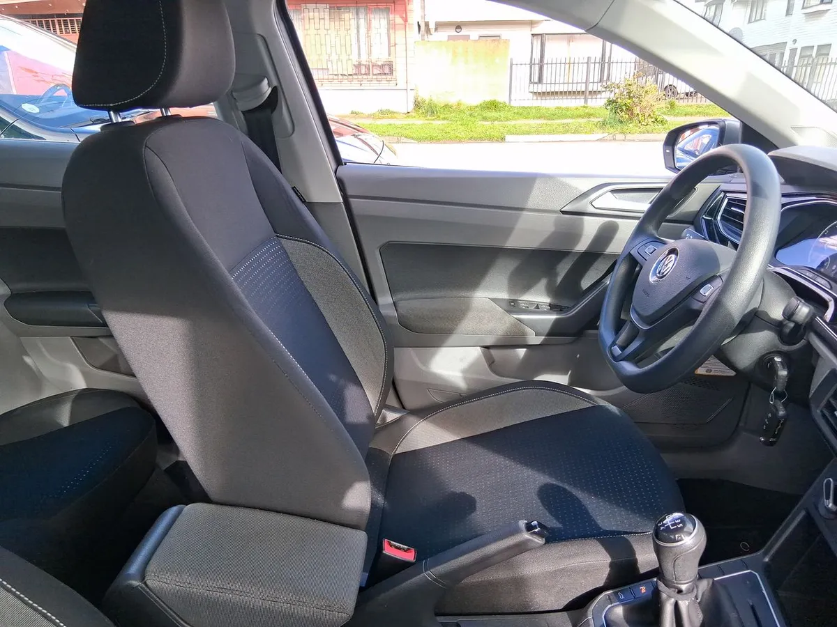 Volkswagen Polo 1.6 Comfortline 4x2 Mt5 5p año 2022