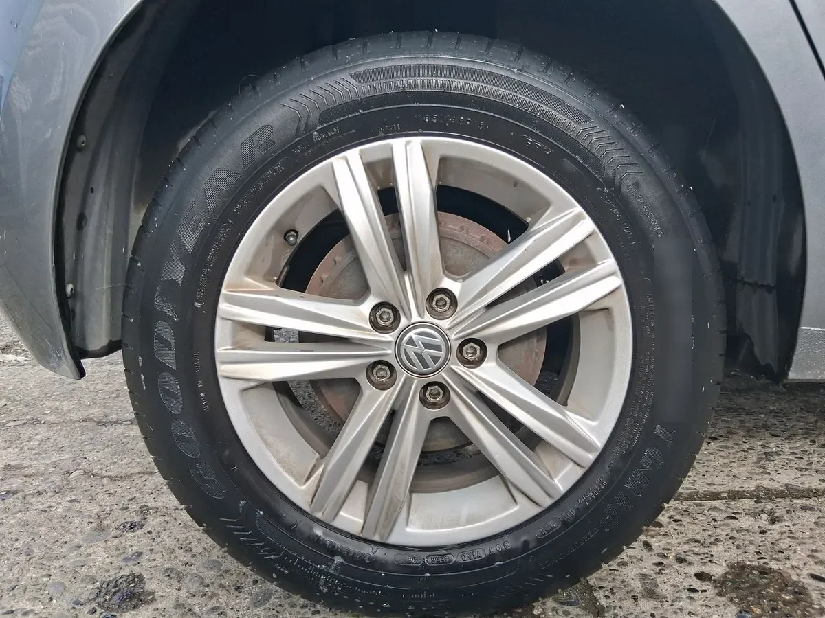 Volkswagen Polo 1.6 Comfortline 4x2 Mt5 5p año 2022