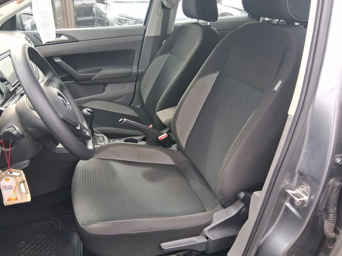 Volkswagen Polo 1.6 Comfortline 4x2 Mt5 5p año 2022