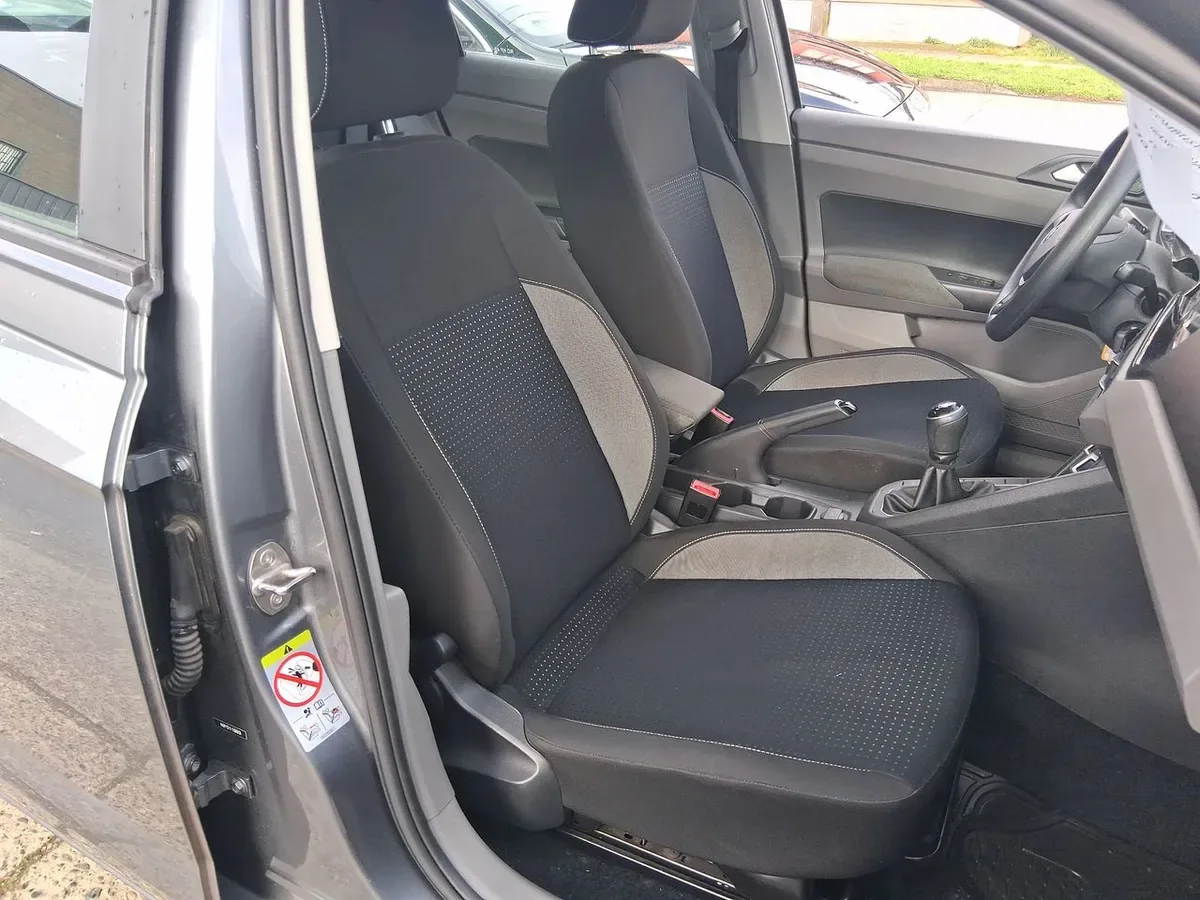 Volkswagen Polo 1.6 Comfortline 4x2 Mt5 5p año 2022