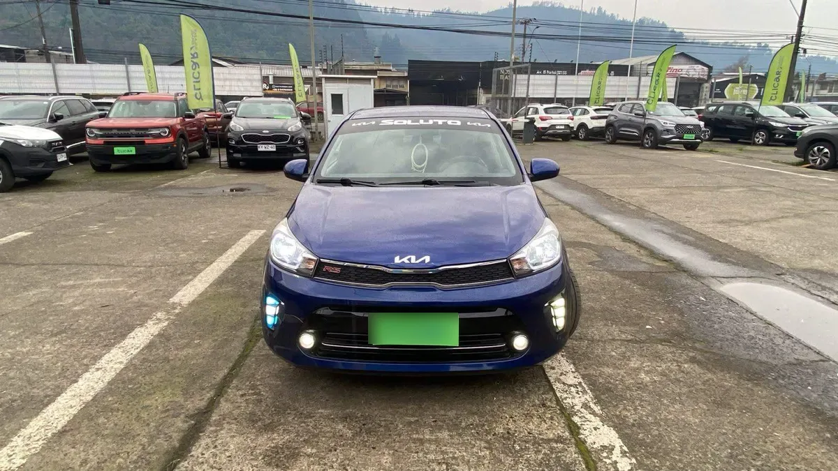 Kia Soluto 1.4 Lx 4x2 E6 Mt 4p año 2023