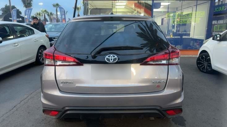 Toyota Yaris 1.5 Sport 4x2 Hb Mt 5p año 2024