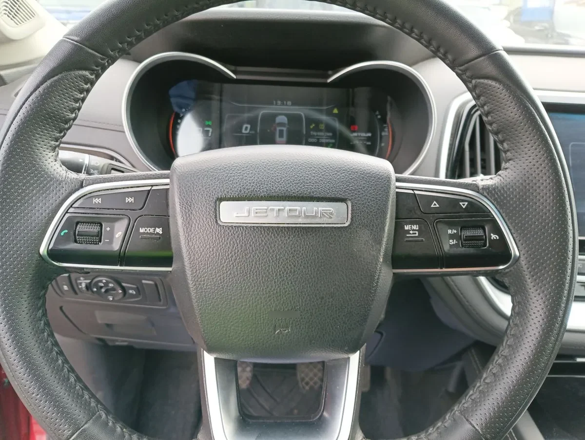 Jetour X70 1.5t Lux 4x2 Mt 5p año 2024