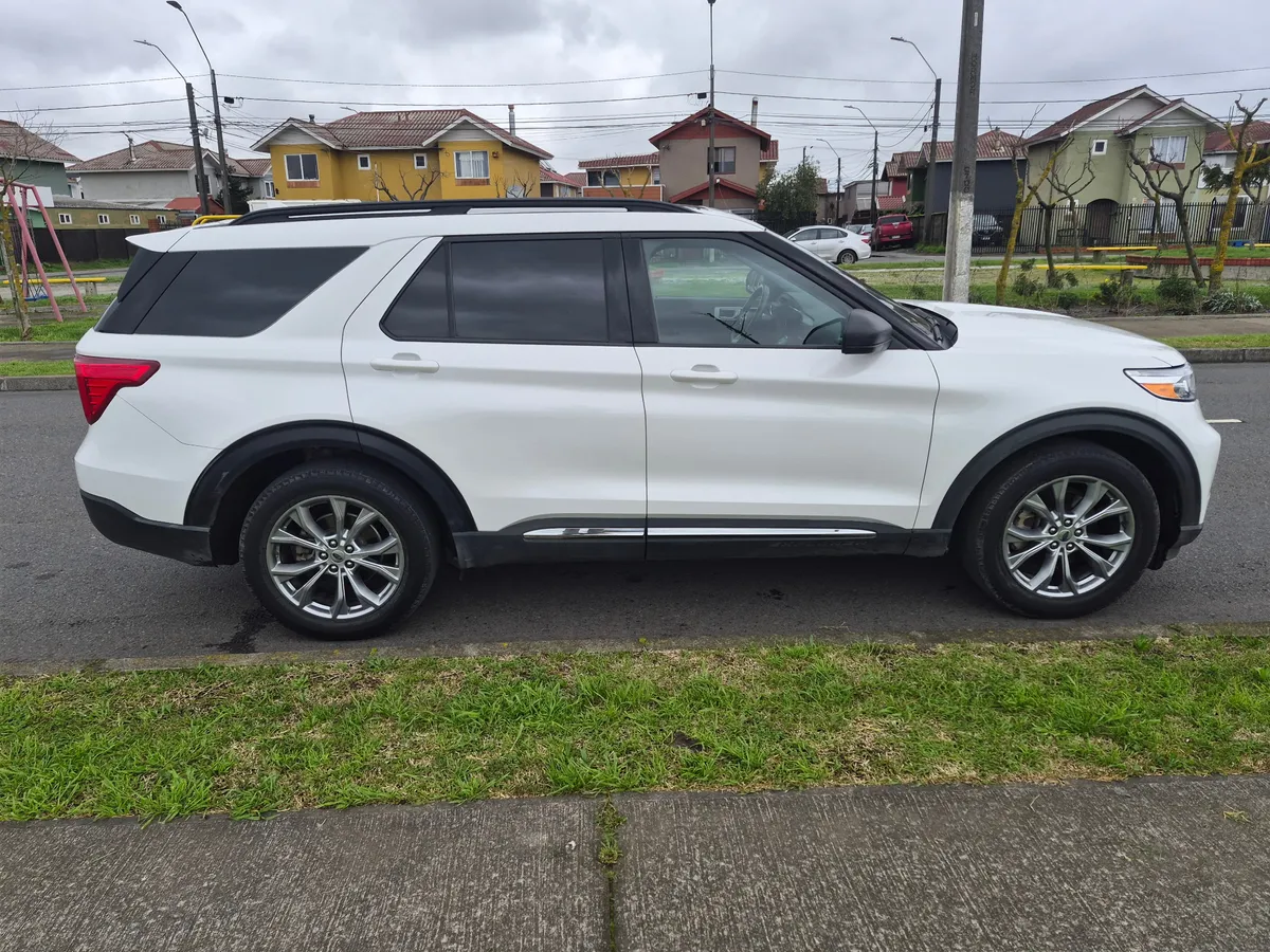 FORD EXPLORER 2.3 Ecoboost At año 2021