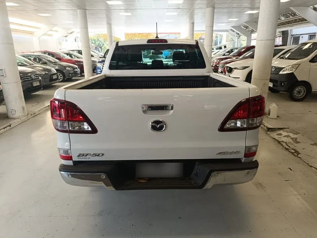 Mazda Bt-50 Dcab 4x4 2.2 Mt año 2021