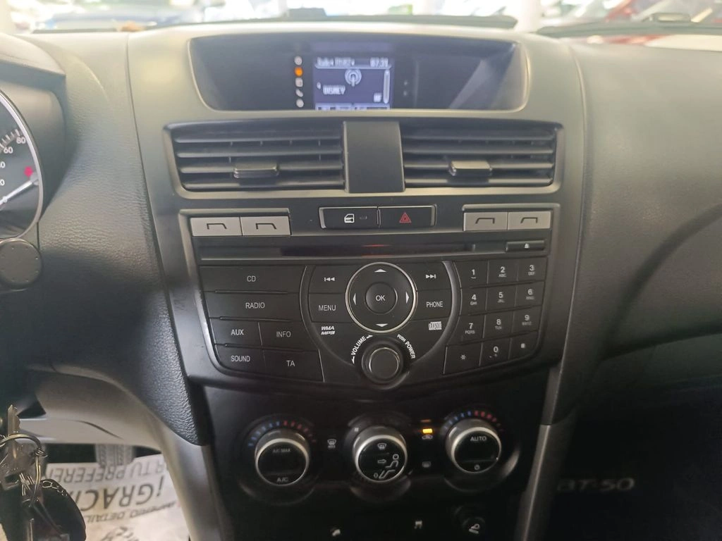 Mazda Bt-50 Dcab 4x4 2.2 Mt año 2021