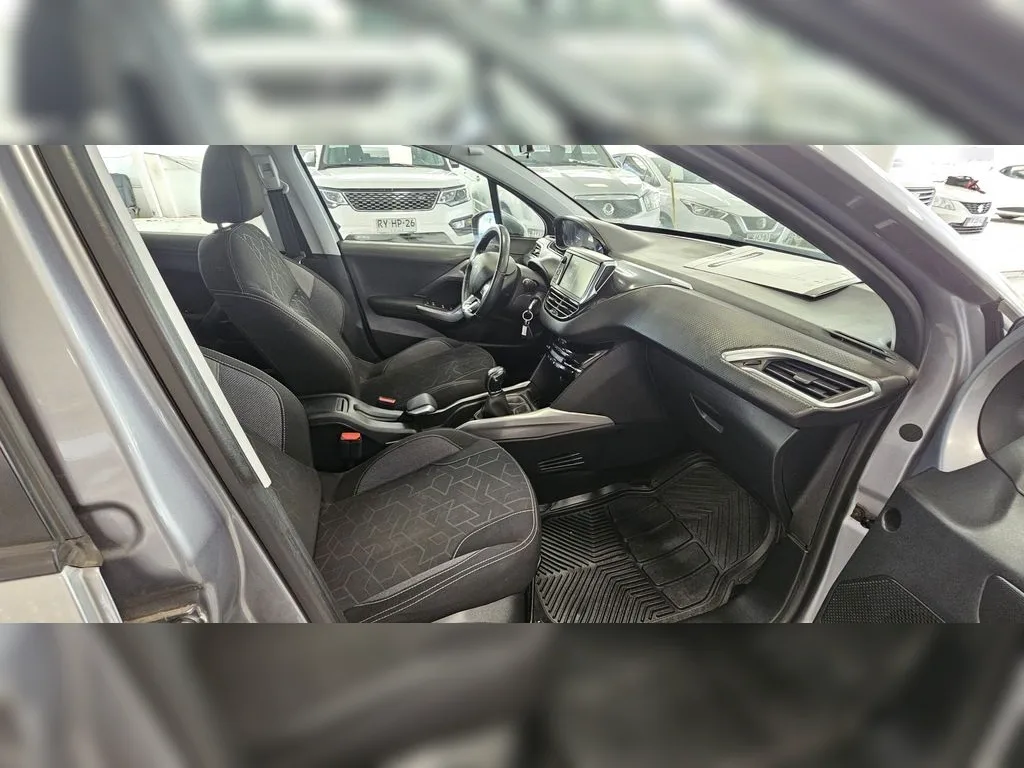 Peugeot 208 Peugeot 2008 Active Bluehdi 1.6 año 2019