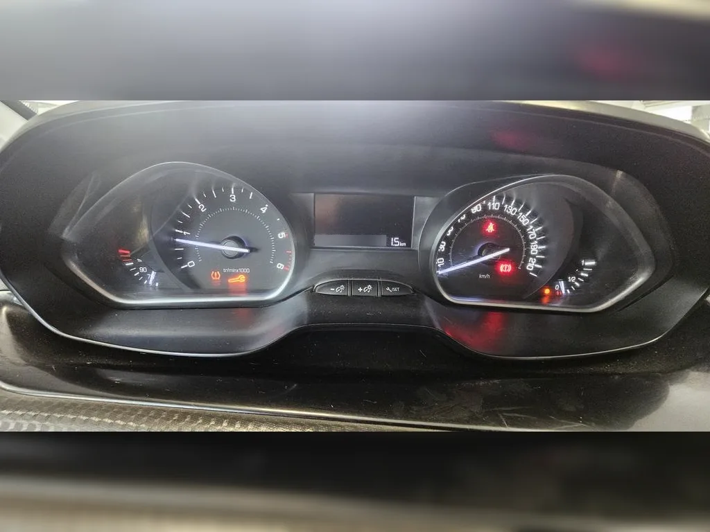 Peugeot 208 Peugeot 2008 Active Bluehdi 1.6 año 2019