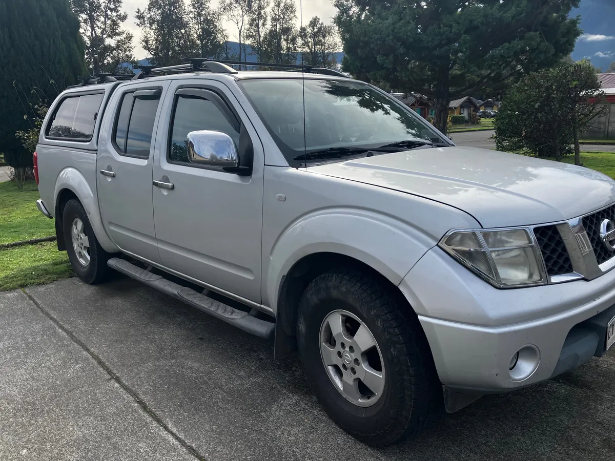 NISSAN NAVARA 2.5 Le 4x2 Mt Dsl año 2011