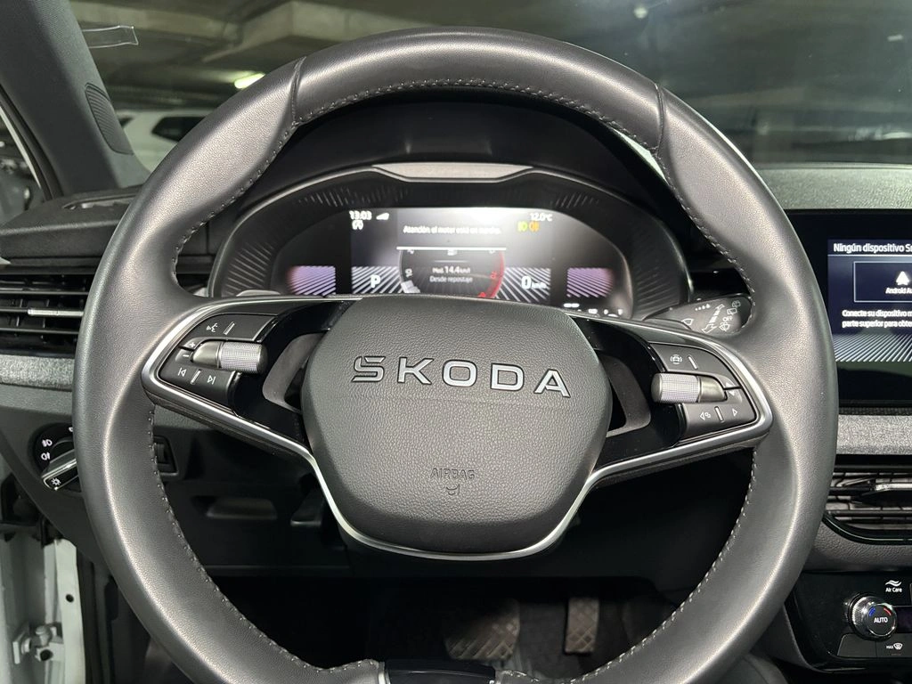 Skoda Scala 1.5 Tsi At - Design año 2025