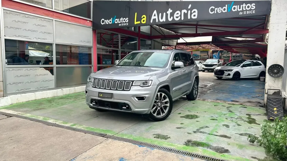 Jeep Grand Cherokee Overland 4x4 5.7 Aut año 2018