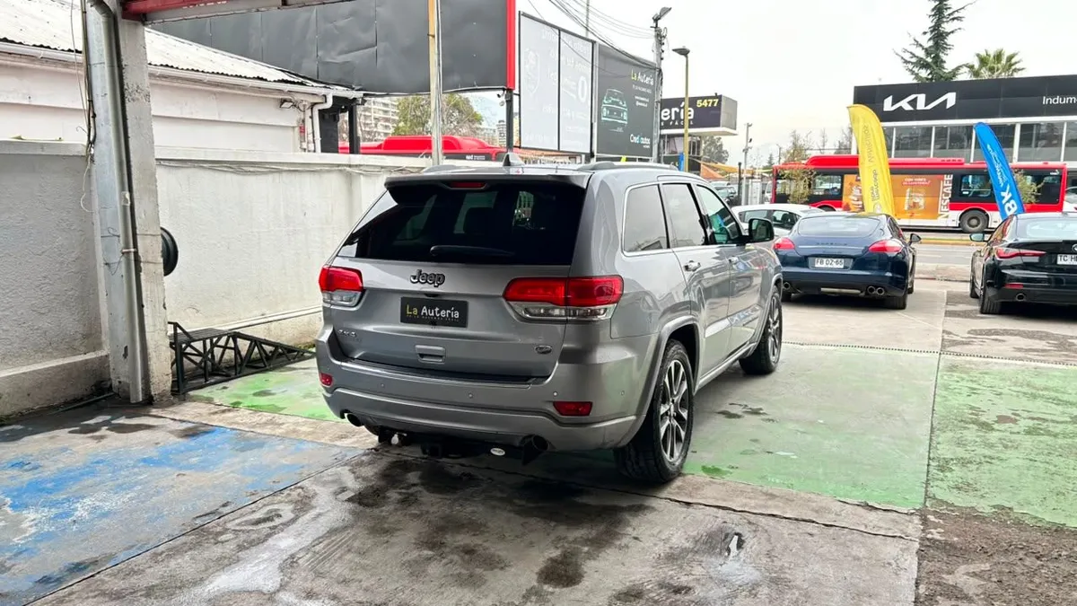 Jeep Grand Cherokee Overland 4x4 5.7 Aut año 2018