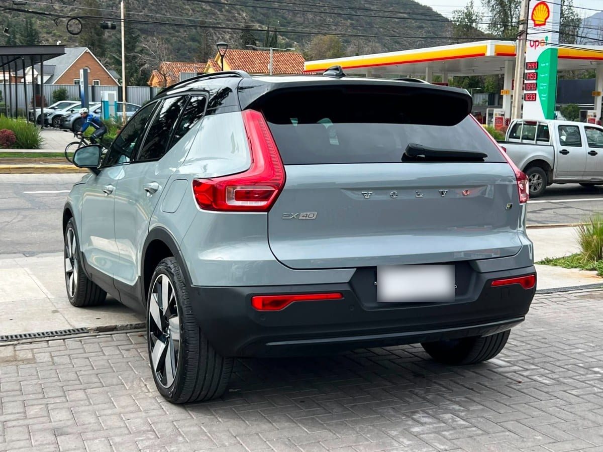 Volvo Ex40 P8 Awd año 2025