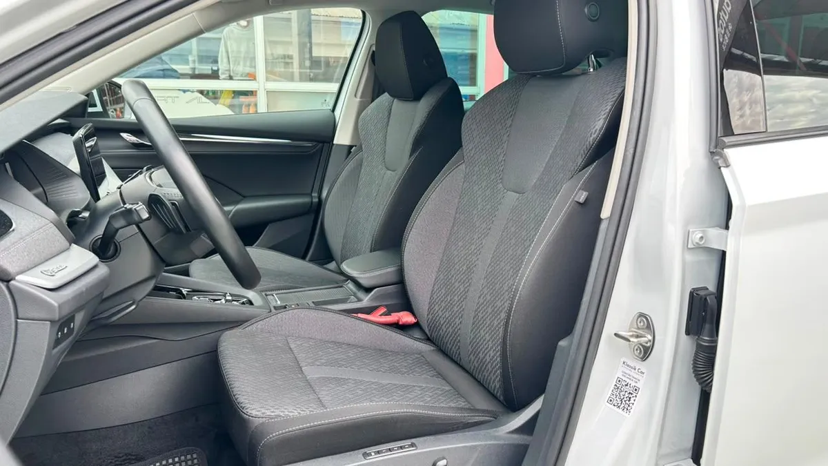 Skoda Octavia 1.4 Tsi Ambition 4x2 Tiptronic At8 5p año 2025