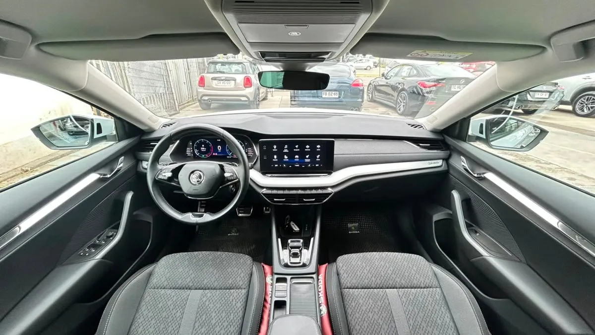 Skoda Octavia 1.4 Tsi Ambition 4x2 Tiptronic At8 5p año 2025