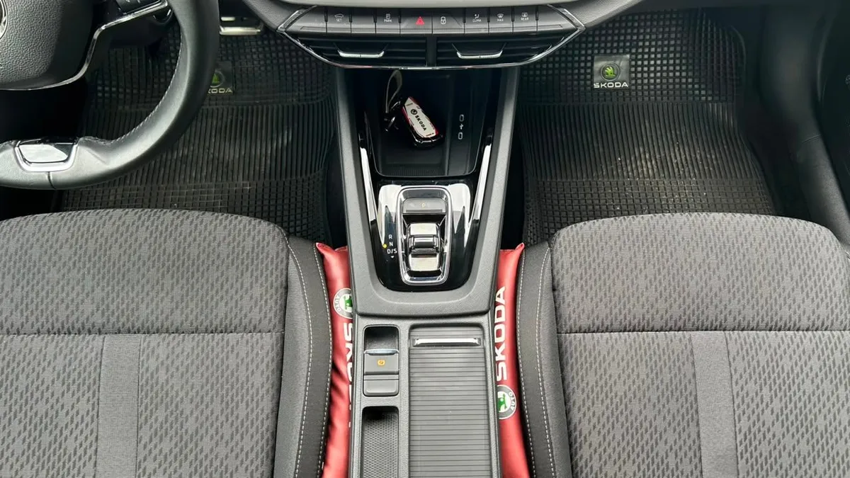Skoda Octavia 1.4 Tsi Ambition 4x2 Tiptronic At8 5p año 2025