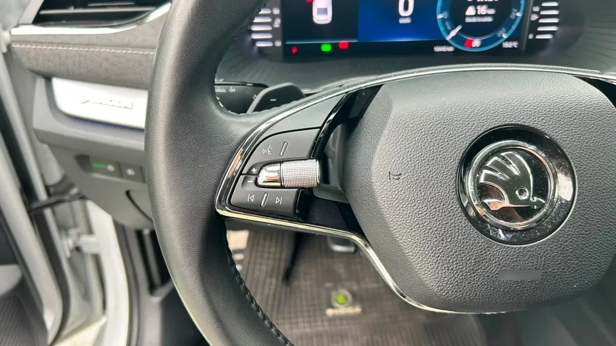 Skoda Octavia 1.4 Tsi Ambition 4x2 Tiptronic At8 5p año 2025