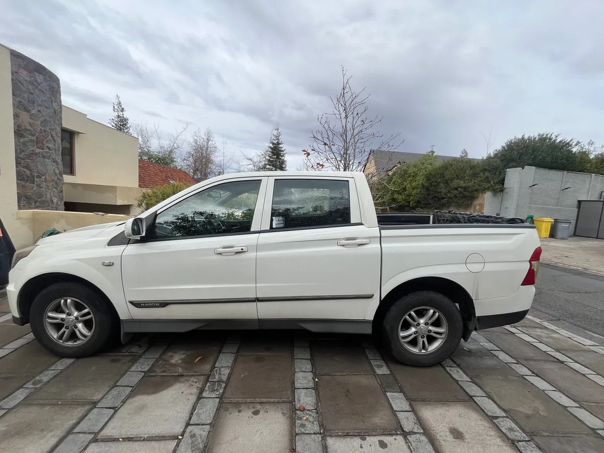 SSANGYONG ACTYON SPORTS 2.0 6as611 Mt Diesel año 2017