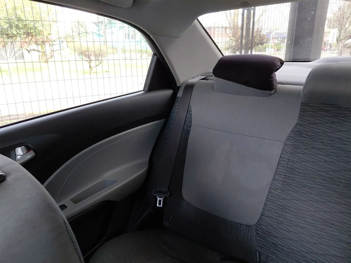 Kia Soluto 1.4 Ex Full 4x2 Srf Mt 4p año 2024