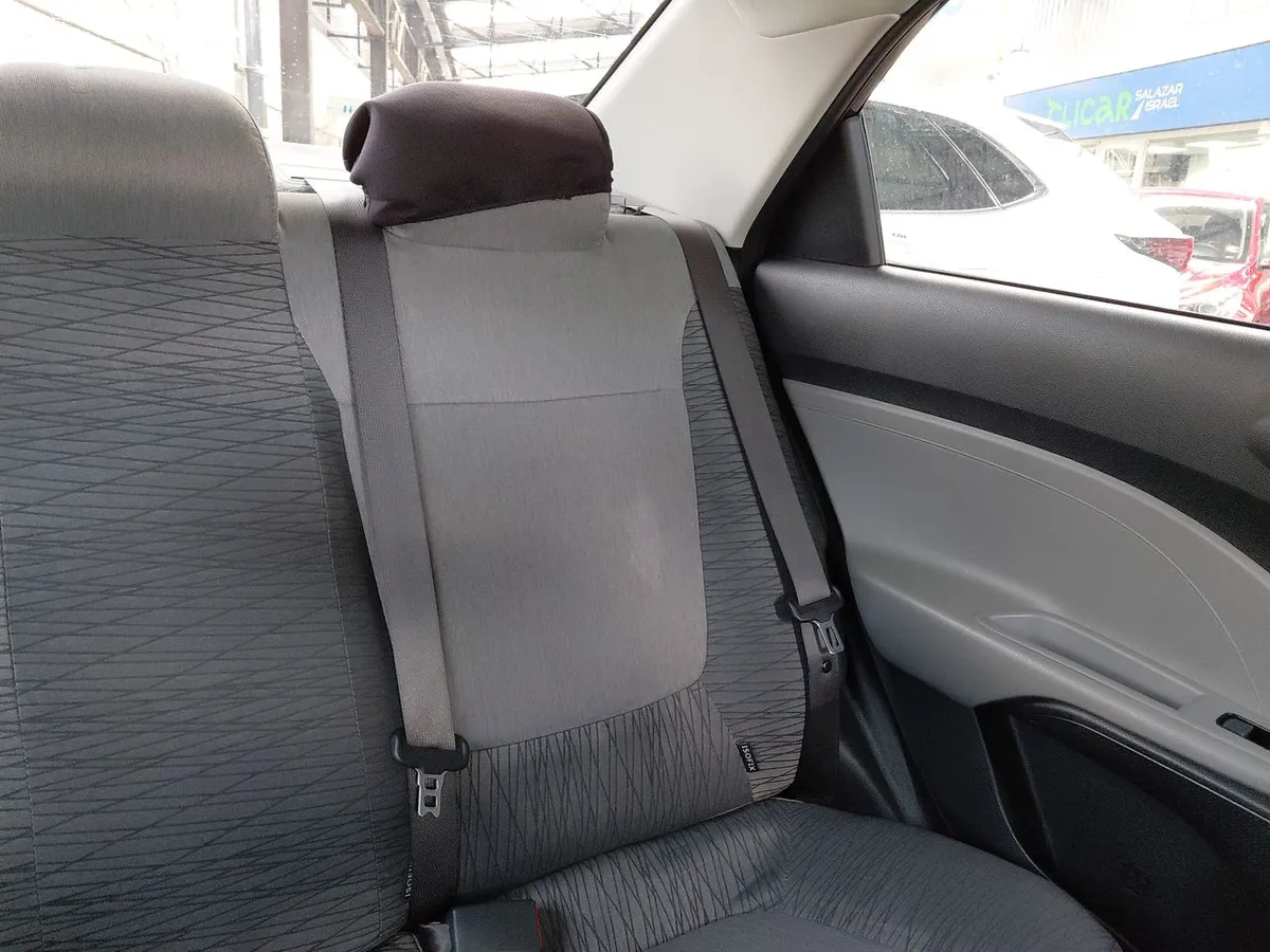 Kia Soluto 1.4 Ex Full 4x2 Srf Mt 4p año 2024