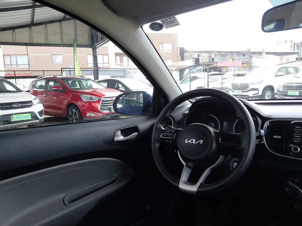 Kia Soluto 1.4 Ex Full 4x2 Srf Mt 4p año 2024