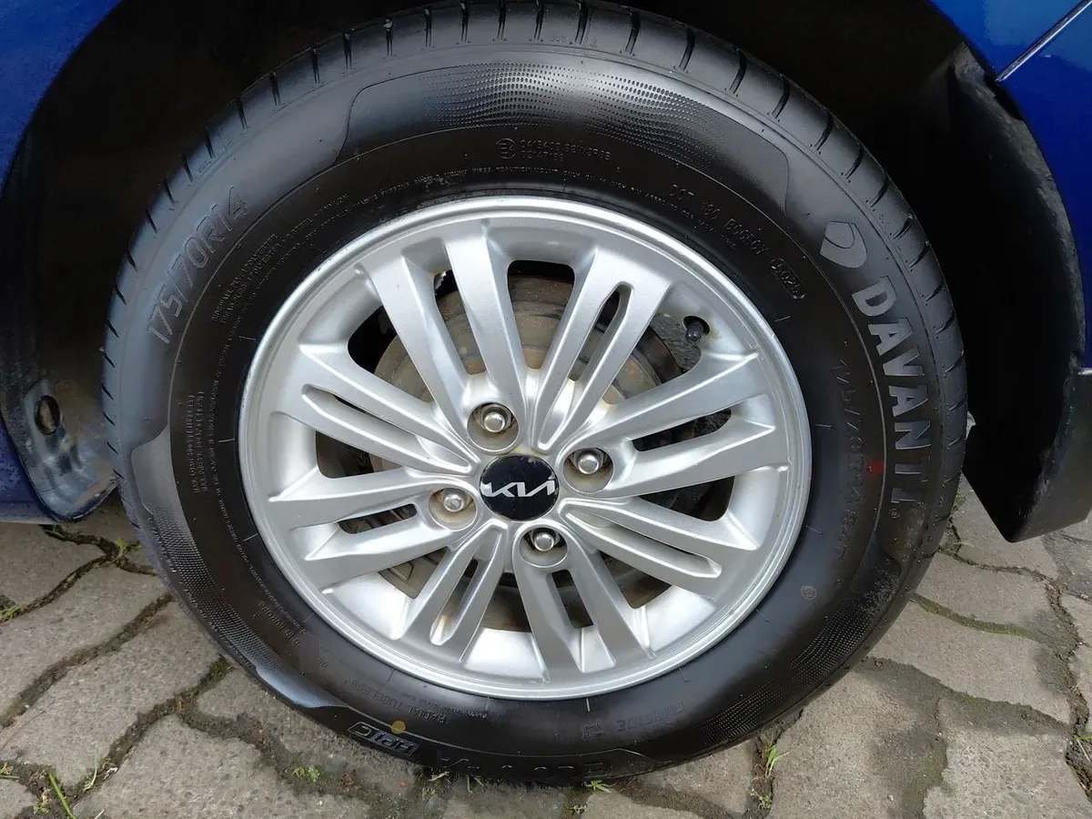 Kia Soluto 1.4 Ex Full 4x2 Srf Mt 4p año 2024