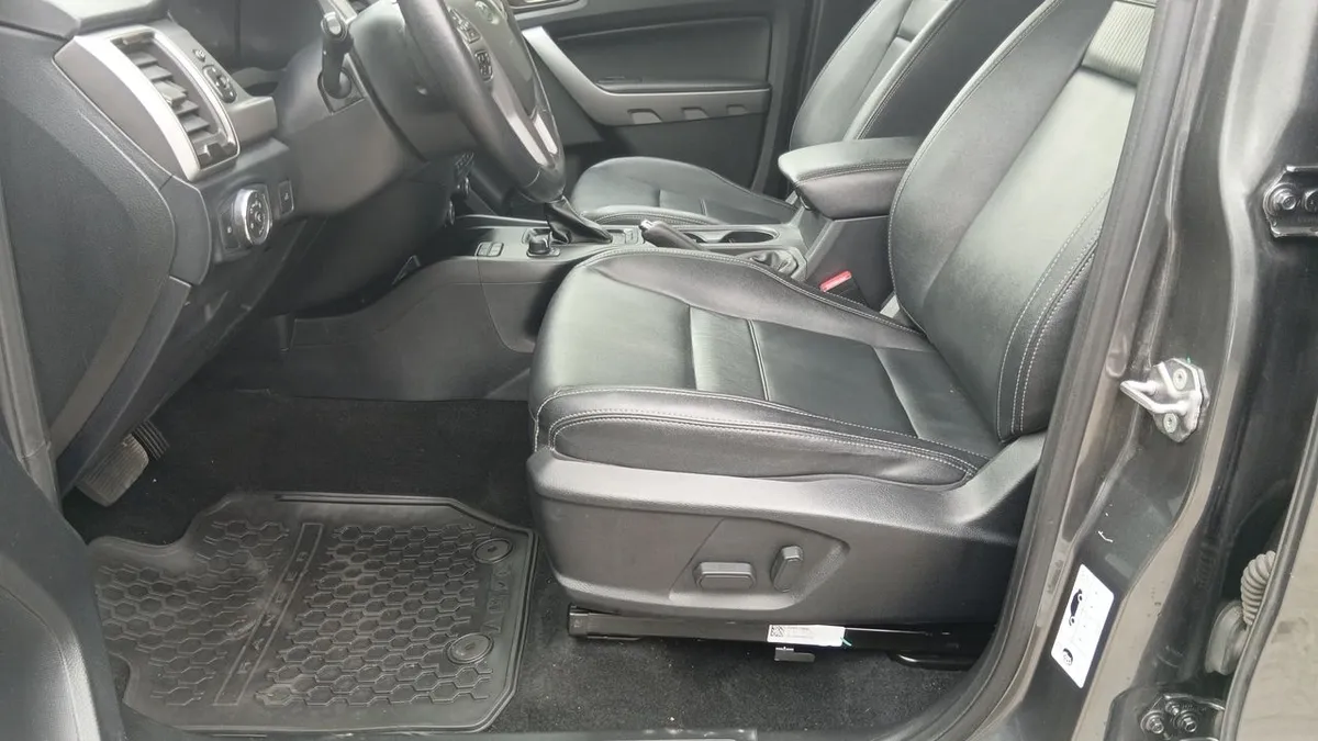 Ford Ranger 3.2 Ltd 4x4 Diesel Dob. Cab. At 4p año 2023