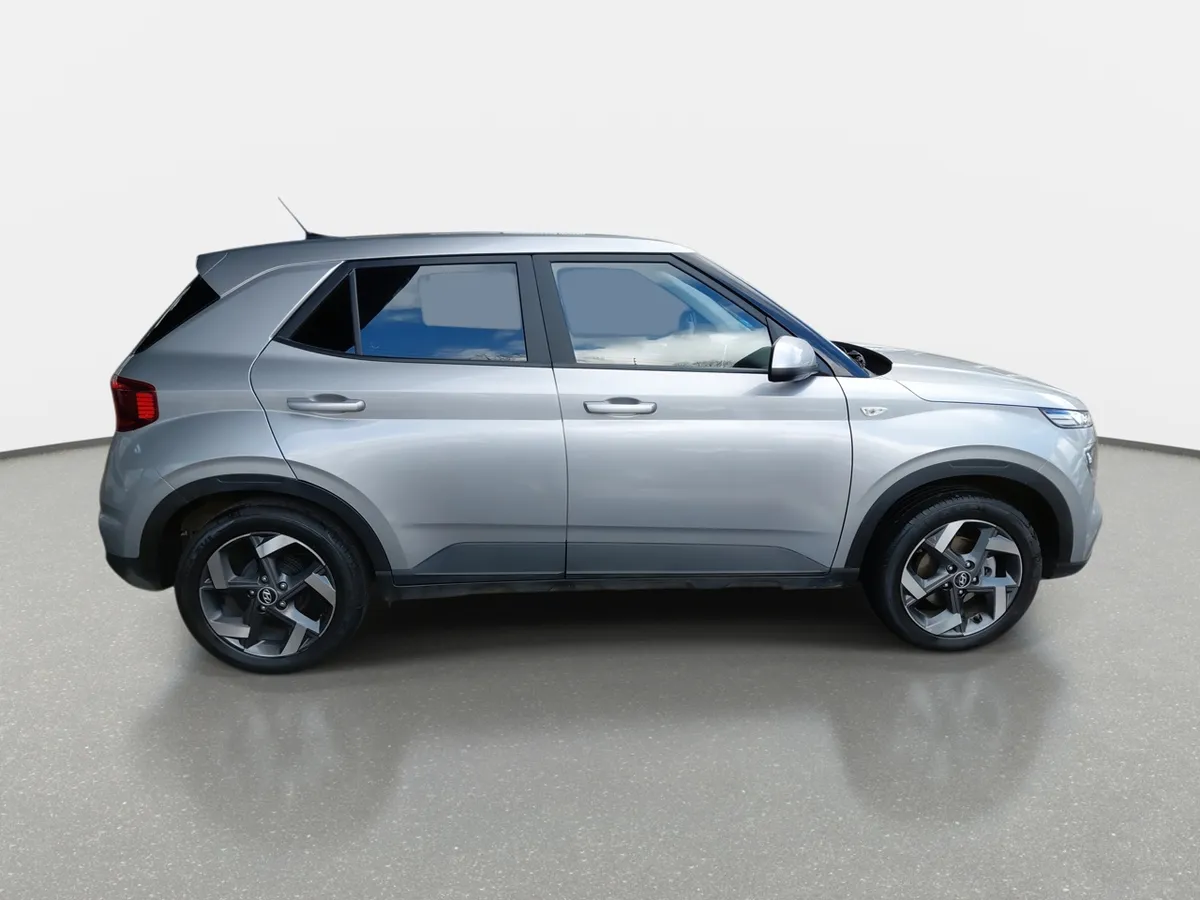 Hyundai Venue 1.6 Qx Go 4x2 Mt 5p año 2026