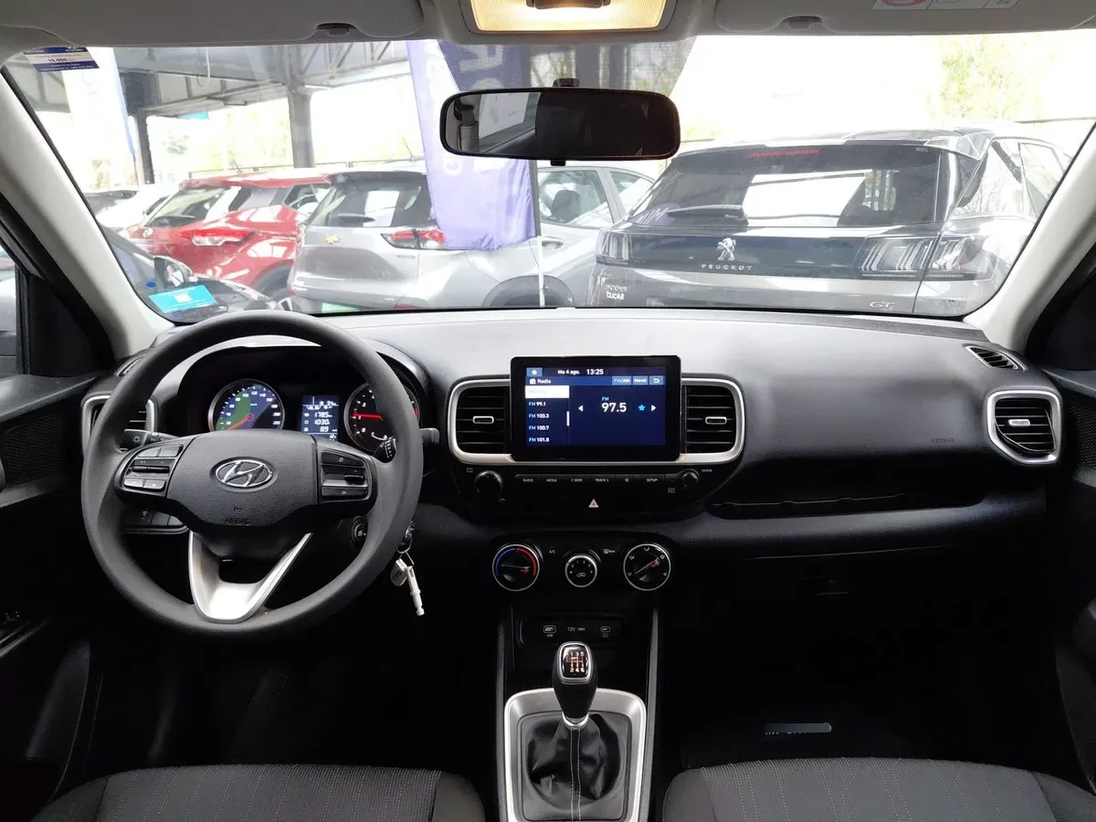Hyundai Venue 1.6 Qx Go 4x2 Mt 5p año 2026