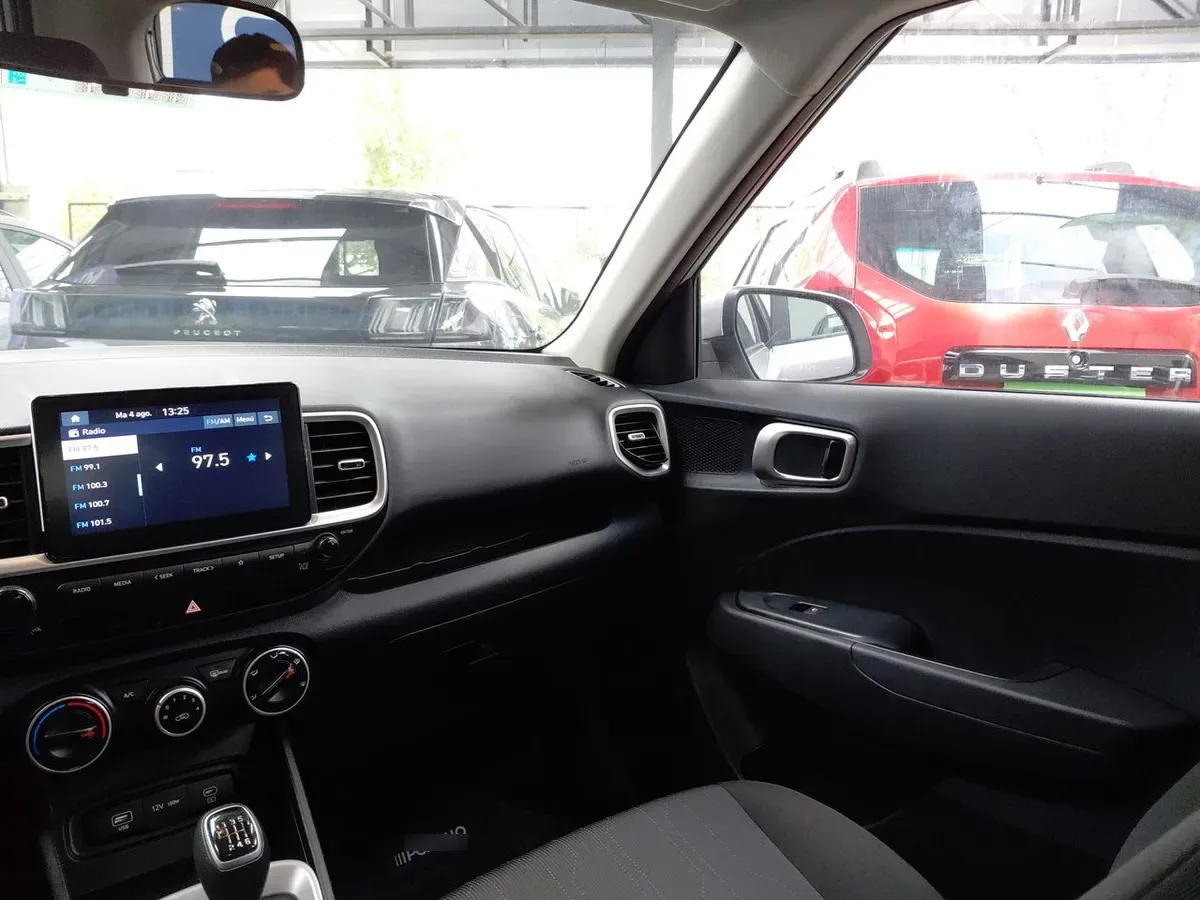 Hyundai Venue 1.6 Qx Go 4x2 Mt 5p año 2026