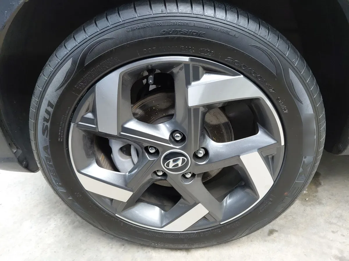 Hyundai Venue 1.6 Qx Go 4x2 Mt 5p año 2026