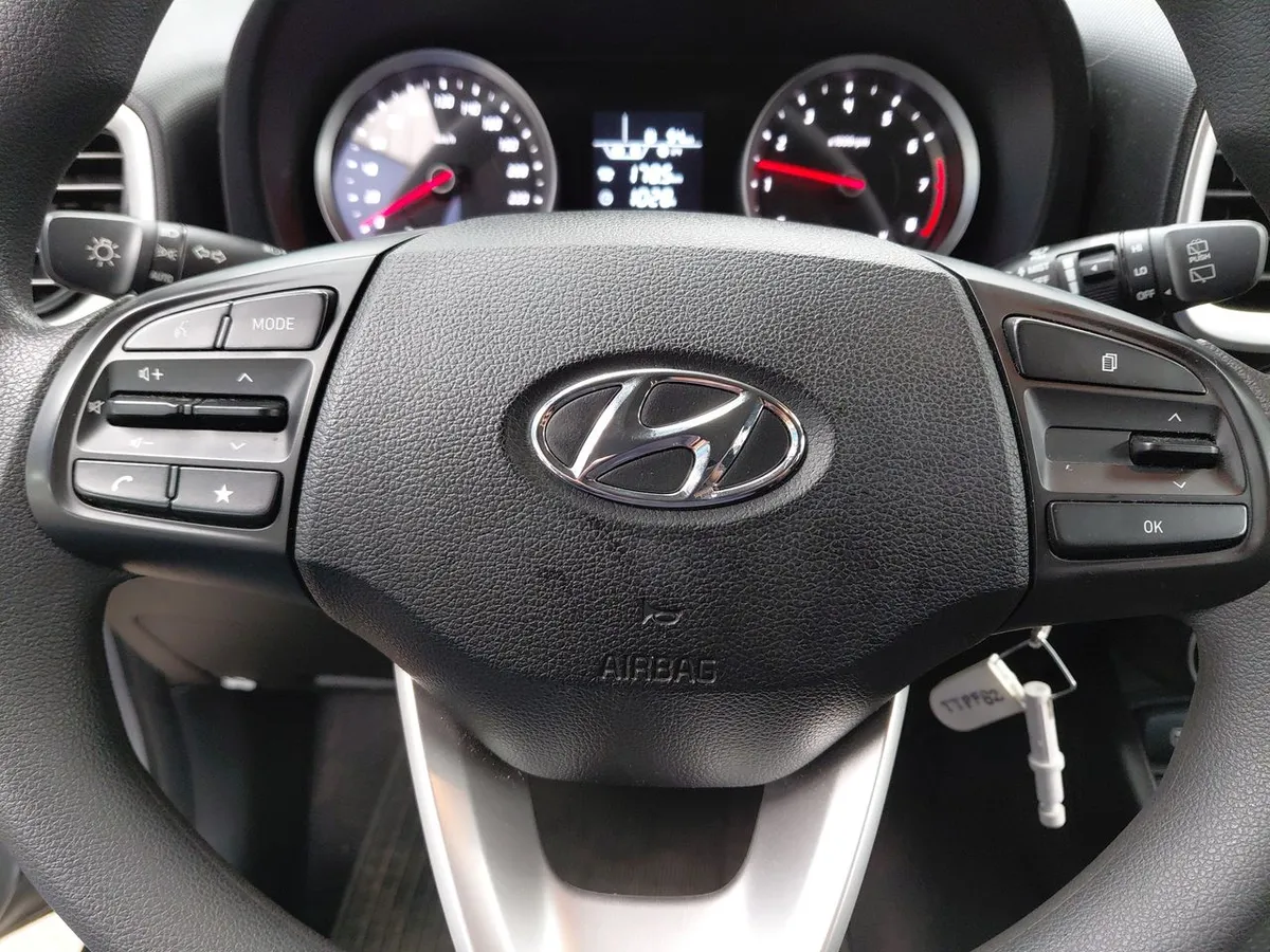 Hyundai Venue 1.6 Qx Go 4x2 Mt 5p año 2026