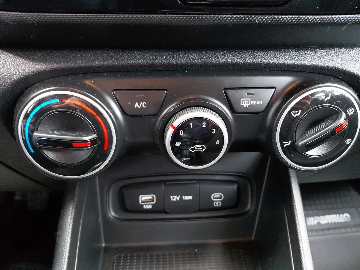 Hyundai Venue 1.6 Qx Go 4x2 Mt 5p año 2026