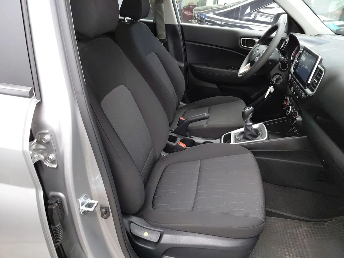 Hyundai Venue 1.6 Qx Go 4x2 Mt 5p año 2026