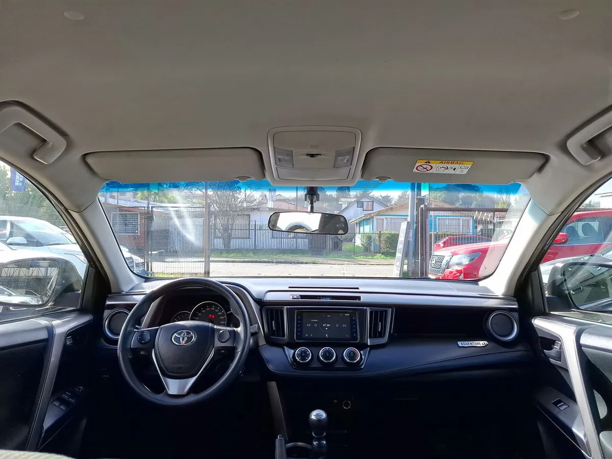 Toyota Rav 4 2.0 Adventure 4x2 Lujo Mt 5p año 2019